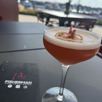 Fisherman Jack's - Paper Crane cocktail at 5:30pm on a summer Saturday - Seafood Near Me - Everett, Washington