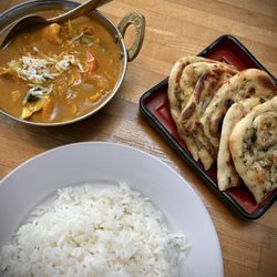 The Globe - Pad Thai Coconut Curry-Hurry