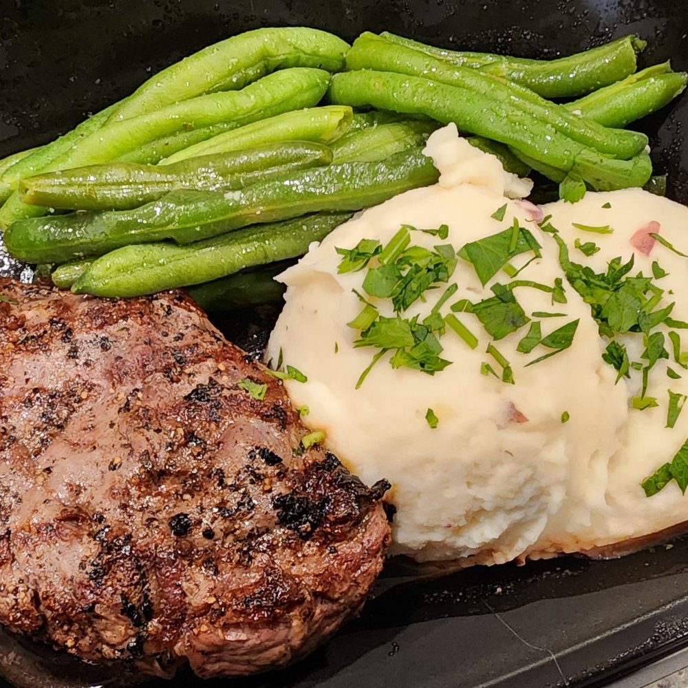 Applebee's Grill + Bar - 6 oz. Garlic Sirloin Skillet* - American Near Me - Las Vegas, Nevada Applebee's Grill + Bar - 6 oz. Garlic Sirloin Skillet* - American Near Me - Las Vegas, Nevada