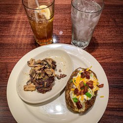 Jakers Bar and Grill - Jakers Cap Steak