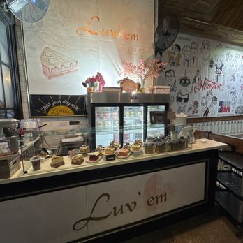 Luv’em Leches - No service to be found anywhere - Bakeries Near Me - Houston, Texas
