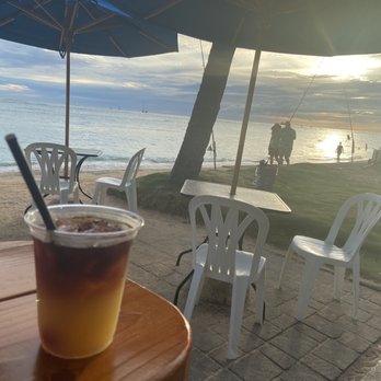 Koa Oasis - Mai Tai - Dive Bars Near Me - Honolulu, Hawaii