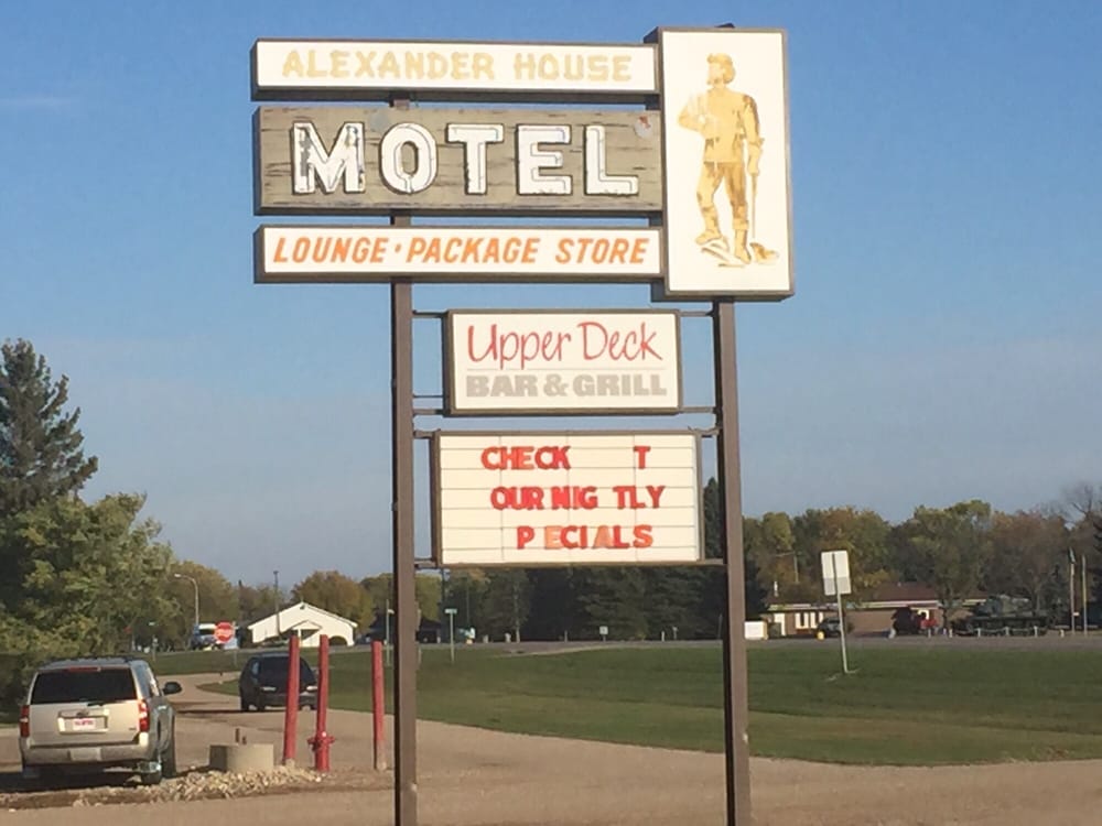 ALEXANDER HOUSE Updated August 2024 903 Park St W, Park River