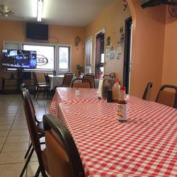 Restaurant Vallarta - Loud spanish music on