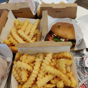Shake Shack Pasadena - SmokeShack & Crinkle Cut Fries (cheese on the side) @teeeeeeeeeeem - Burgers Near Me - Pasadena, California Shake Shack Pasadena - SmokeShack & Crinkle Cut Fries (cheese on the side) @teeeeeeeeeeem - Burgers Near Me - Pasadena, California