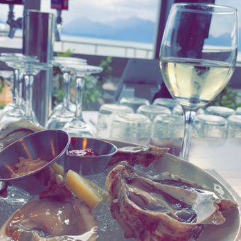 Broken Oar Oyster Bar - Wine Bars Near Me - Homer, Alaska