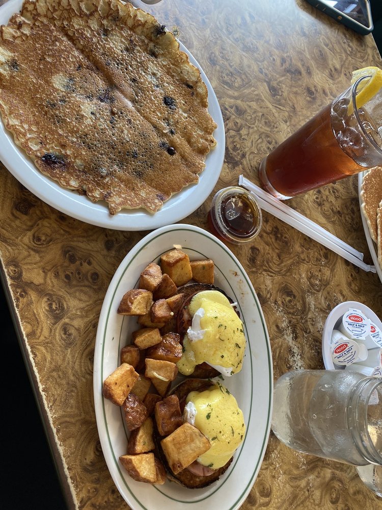 Milton Diner Logo