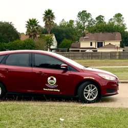 Drive2u Driving School - Student practicing parallel parking and DPS Driveway review for road test.