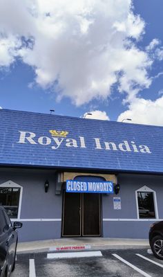 Royal India Restaurant & Bar by null