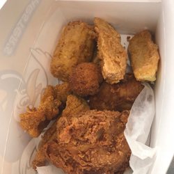 Hawgs Exxon - Fried chicken, battered and fried potato wedges and battered and deep-fried corn on the cob what a winning combo!
