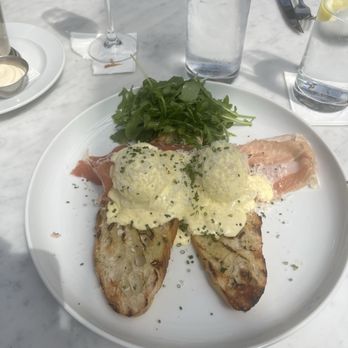 RH Rooftop Restaurant at RH Dallas - Terrible Benedict. Perfect desserts - American Near Me - Dallas, Texas