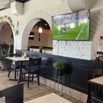 Marko’s Breakfast & Dinner - Main dining room - Breakfast & Brunch Near Me - Temple City, California