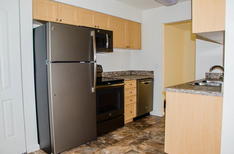 EAST BAY VILLAGE APARTMENTS Updated September 2024 38 Photos 1877