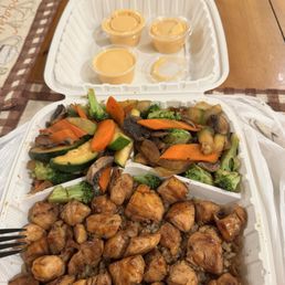Chicken plate, fried rice, veggies, extra yum yum sauce Chicken plate, fried rice, veggies, extra yum yum sauce