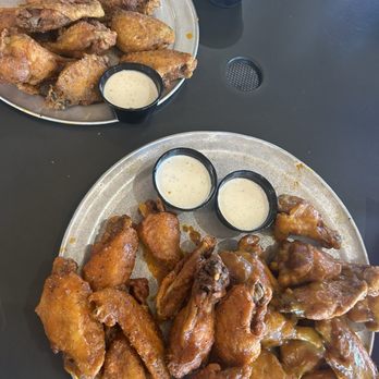 Pluckers Wing Bar - Arlington - Chicken Wings Near Me - Arlington, Texas