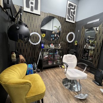 HarmonyStyles Hair Lounge - Ambiance - Hair Stylists Near Me - Laurel, Maryland HarmonyStyles Hair Lounge - Ambiance - Hair Stylists Near Me - Laurel, Maryland
