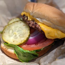 Georgie's Cook House - Cheeseburger.