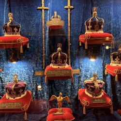 The House On the Rock - Queen and kings crowns