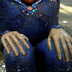 "Mosaikmännchen" - Blue Man - Riesige Hände, Schuhgröße 58.