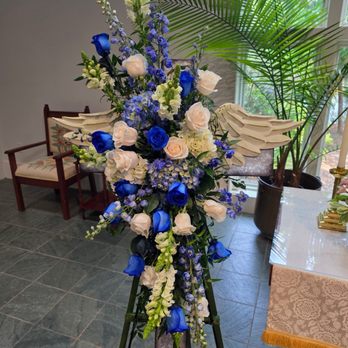 Dottie B Florist - Florists Near Me - Fernandina Beach, Florida