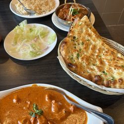 Lahori Chargha Hutt - Butter chicken, garlic naan, side salad, lamb curry and rice