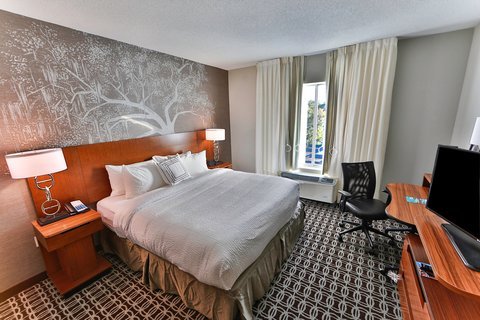 Fairfield by Marriott Inn & Suites Savannah Midtown - wedding in Savannah, GA