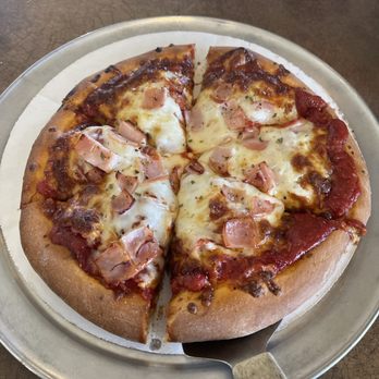 Stucs Pizza - Stuc's Special Pizza - Pizza Near Me - Appleton, Wisconsin