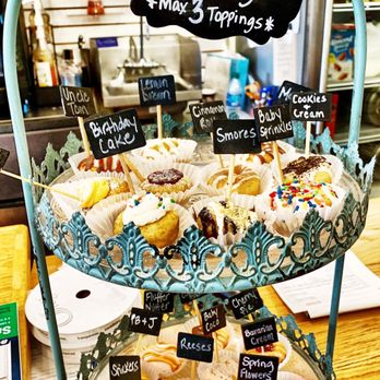 BB'S Baby Donuts - Tough to choose! - Donuts Near Me - Western Springs, Illinois