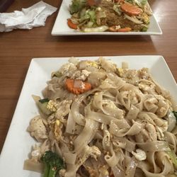 Thai Naka Restaurant - Kua Kai and Pad See Ewe