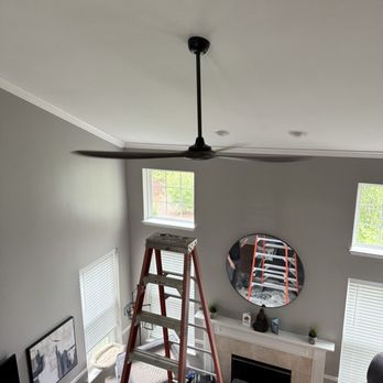 Amp Tech Electric - Electricians Near Me - Elmhurst, Illinois