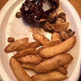 Texas Roadhouse - 8oz sirloin and steak fries - Steakhouses Near Me - Ocoee, Florida