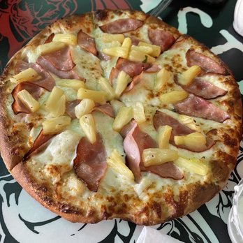 BC's Pizza & Beer - Hawaiian Pizza with white sauce - Pizza Near Me - Clovis, California