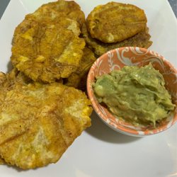 La Flor Mix Kitchen & Bar - Fried green plantains with guacamole