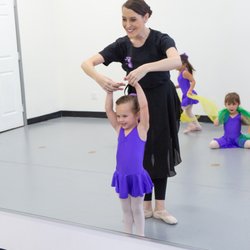 Petite Performers - Williamsburg - The perfect ballerina pose :)
