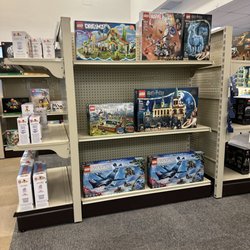 Bricks and Minifigs Ontario