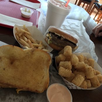 Hal's Hamburgers - Burgers Near Me - Pendleton, Oregon