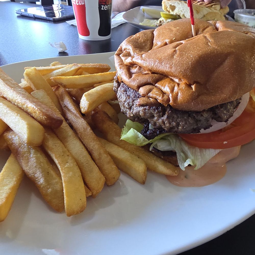 Meester Zebra - Hamburger and fries - American Near Me - Cathedral City, California Meester Zebra - Hamburger and fries - American Near Me - Cathedral City, California