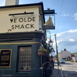 Ye Olde Smack - This is the outside street view