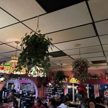 Sorrento's Pizza - Restaurant interior - Pizza Near Me - San Marcos, California Sorrento's Pizza - Restaurant interior - Pizza Near Me - San Marcos, California