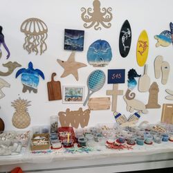Beach & Beyond SWFL - Just a small selection of Resin projects available in any of our classes! Your choice every class!