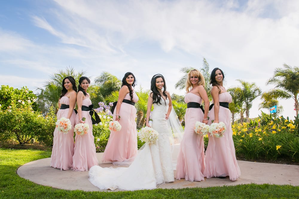 Vincent Tran Makeup Logo