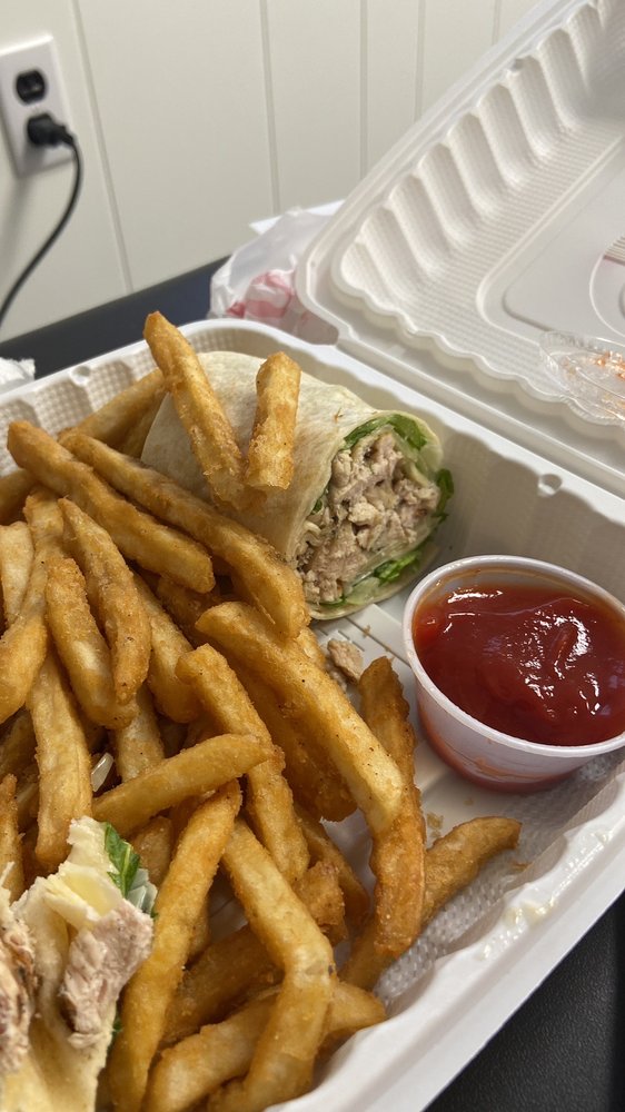 LEFTY’S RESTAURANT AND PIZZERIA 77 Photos & 131 Reviews 391 Crooks