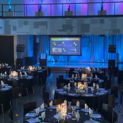 Visions of Greatness Event Center - Great Room - Customize the ambiance of your event with lighting and decor.