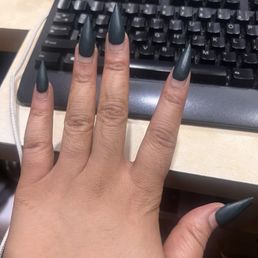 Left hand, after one full month! No nails missing! CHI IS THE TRUTH!