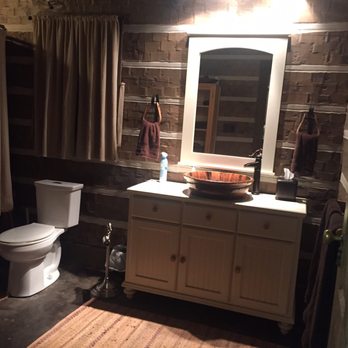 Stone Canyon Ranch and Cabin - Bathroom - Resorts Near Me - Red Oak, Texas