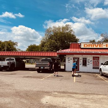 Wagner's Drive-In - Outside - Burgers Near Me - Brooklyn Park, Minnesota Wagner's Drive-In - Outside - Burgers Near Me - Brooklyn Park, Minnesota
