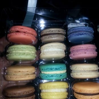 Nikkolette's Macarons - so pretty! - Desserts Near Me - Plymouth, Minnesota