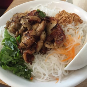 Bun Cha 越南餐館 - Bun thit nuong (lemongrass pork over rice vermicelli noodles) - Vietnamese Near Me - Hong Kong, HK