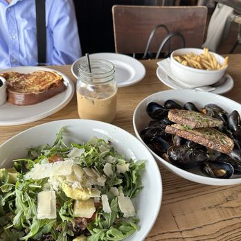 Zinqué - Le Bowl Moules Frites Moules Frites Plate Brioche French Toast Latte Baklava latte Instagram: @hungrytamale - French Near Me - Newport Beach, California Zinqué - Le Bowl Moules Frites Moules Frites Plate Brioche French Toast Latte Baklava latte Instagram: @hungrytamale - French Near Me - Newport Beach, California