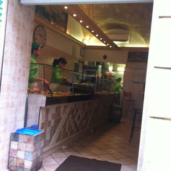 Pizzeria Ternana - Counter - Pizza Near Me - Rome, RM